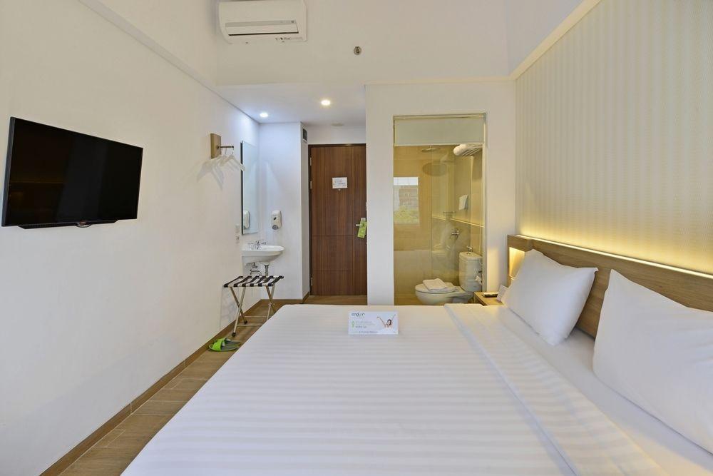 Whiz Prime Hotel Basuki Rahmat Malang Dış mekan fotoğraf