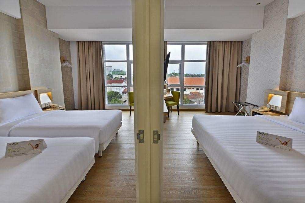 Whiz Prime Hotel Basuki Rahmat Malang Dış mekan fotoğraf