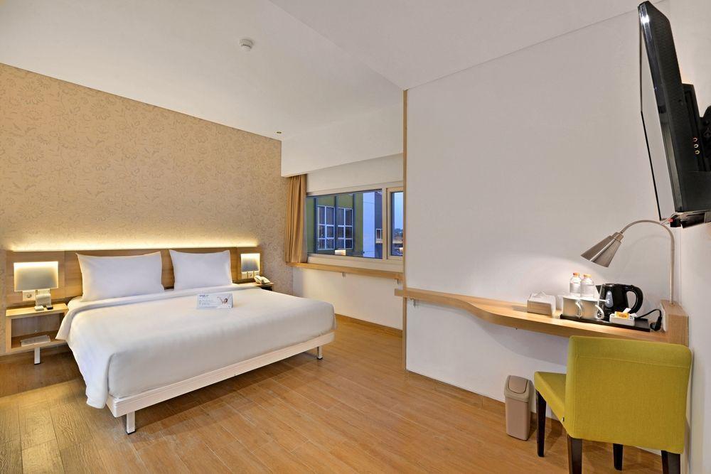 Whiz Prime Hotel Basuki Rahmat Malang Dış mekan fotoğraf