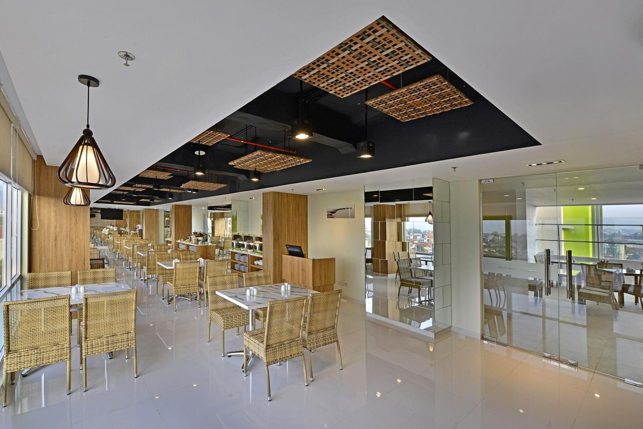 Whiz Prime Hotel Basuki Rahmat Malang Dış mekan fotoğraf